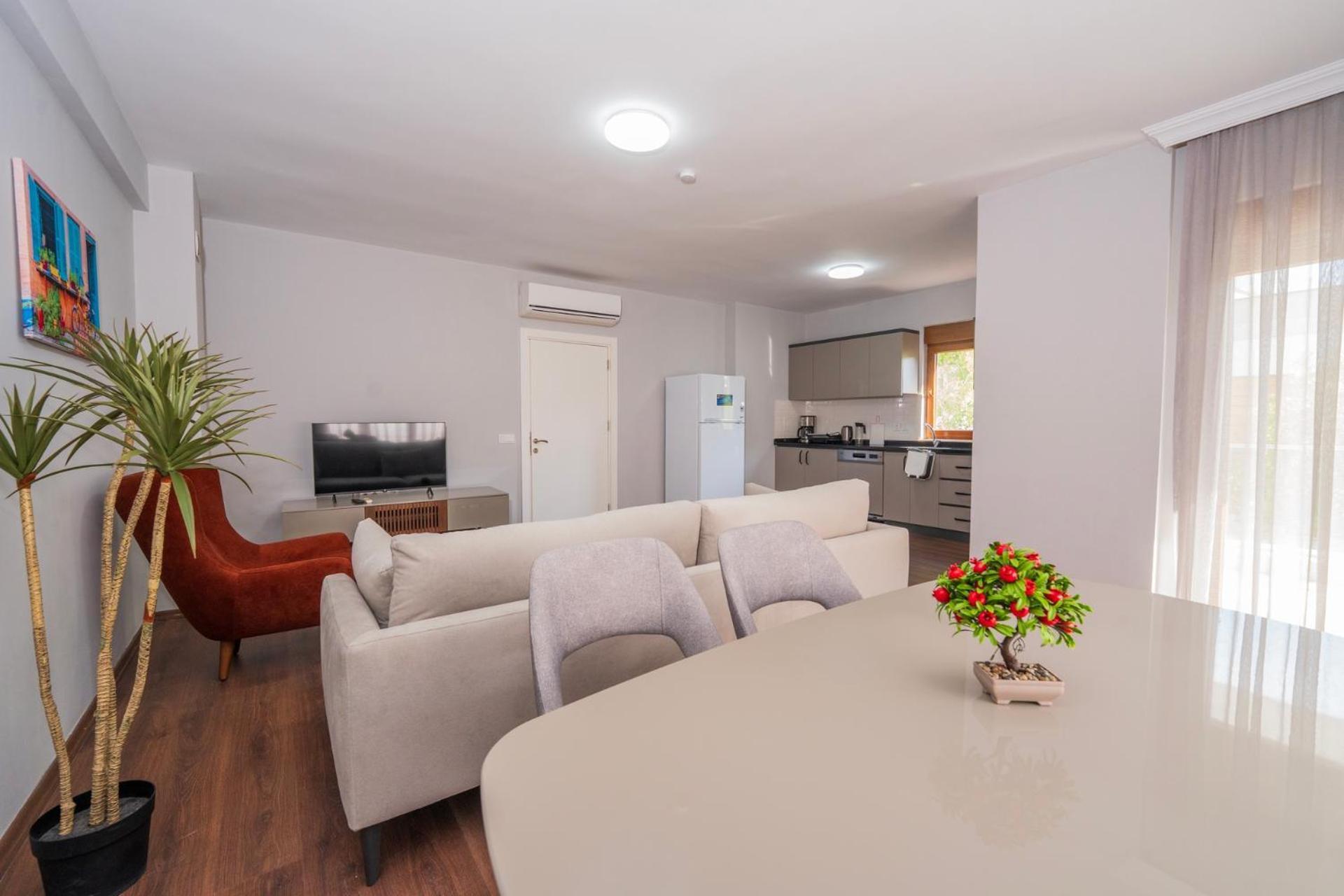 Daire Lara Breeze Homes *